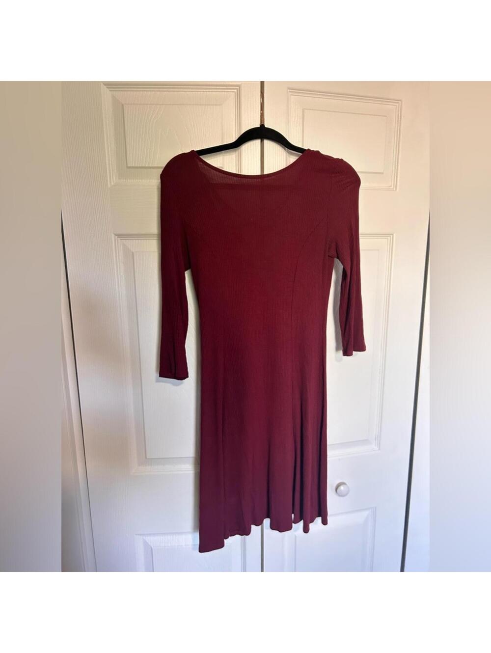 Forever 21 Red Sheath Dress 3/4 Sleeve Bateau Neck